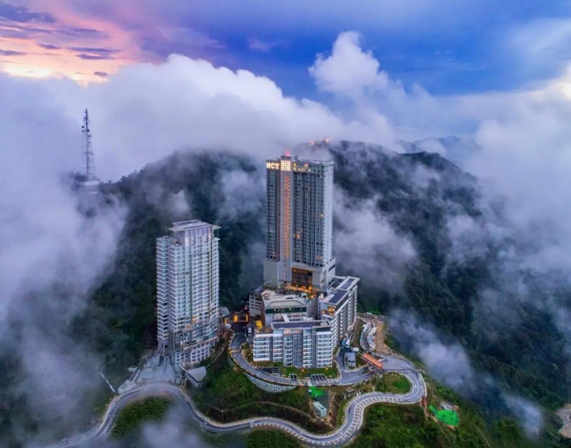 Hilltop Cloud View Genting Luxury Suite Genting Highlands Exterior photo